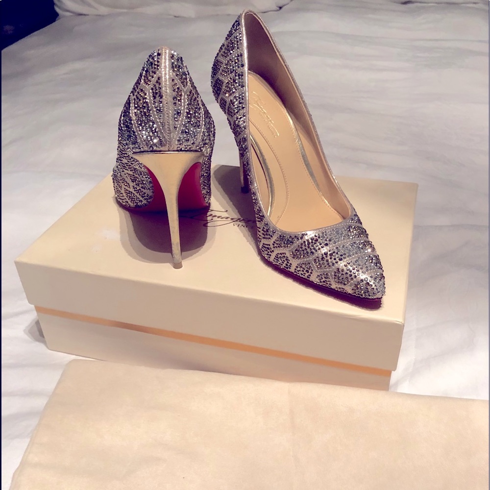 IMAGINE VINCE CAMUTO Heels!!